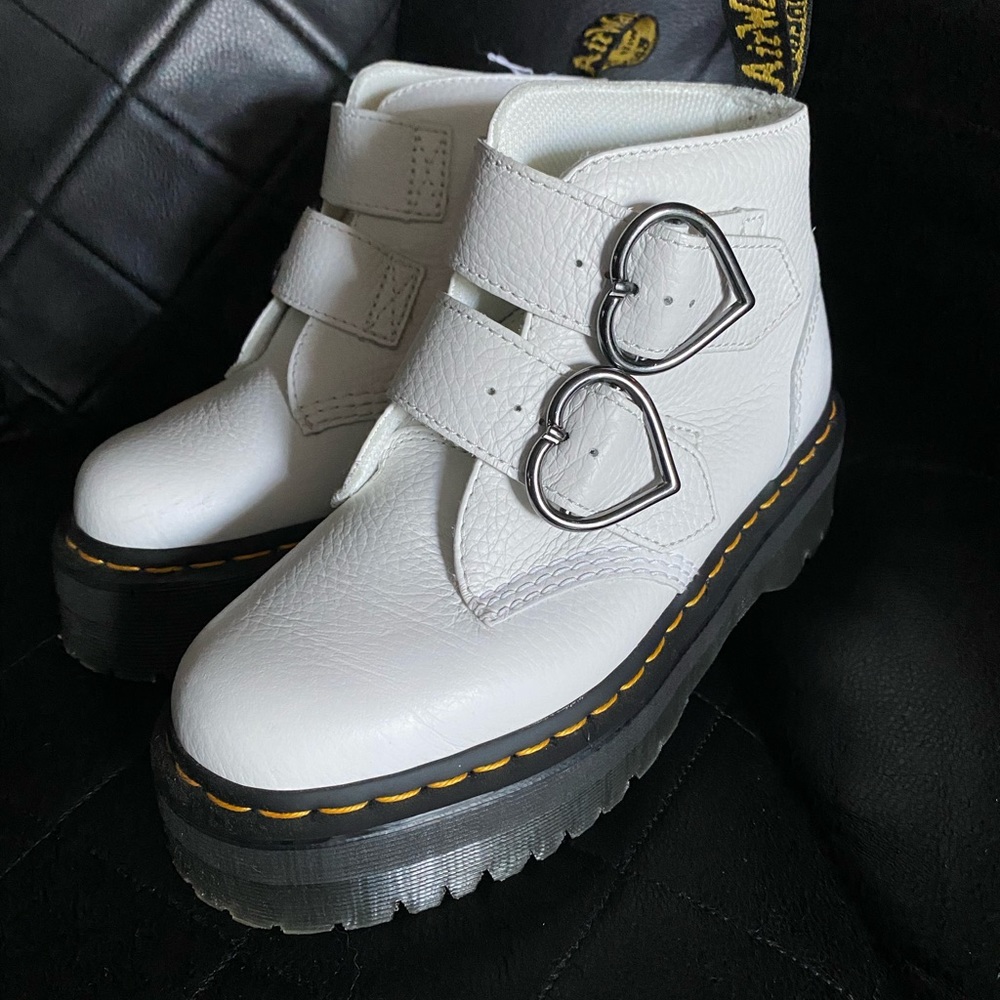 Dr.Martens Devon Heart